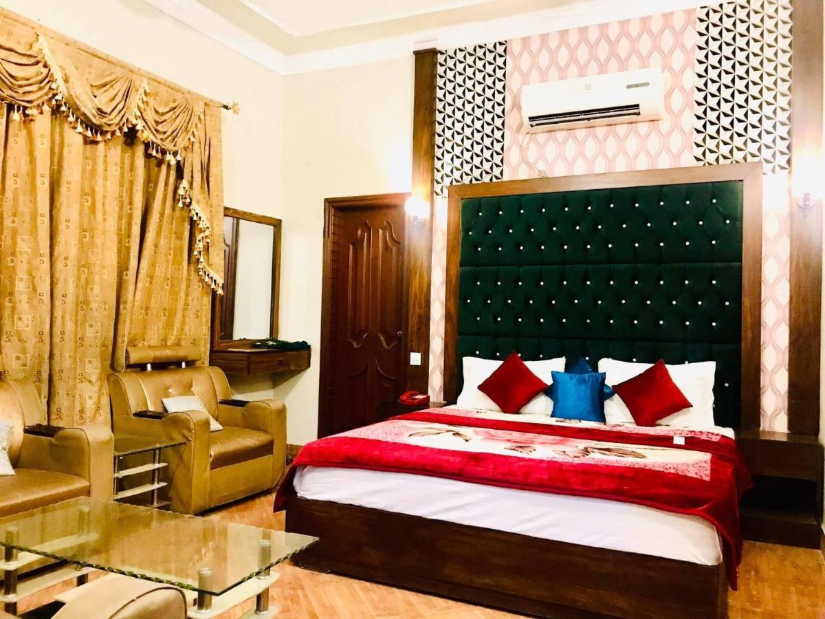 Hotel Serena Palace Multan Exterior foto