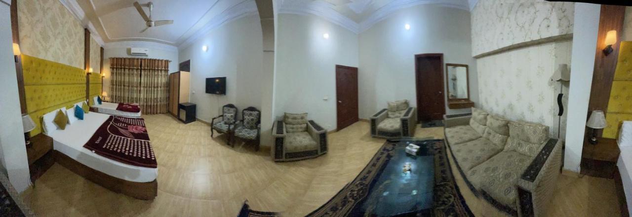 Hotel Serena Palace Multan Exterior foto
