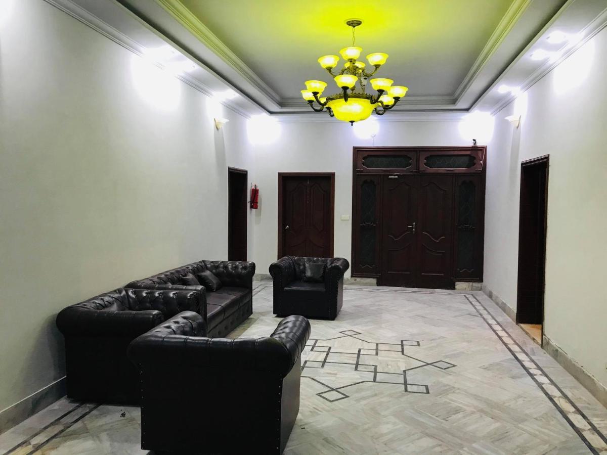Hotel Serena Palace Multan Exterior foto