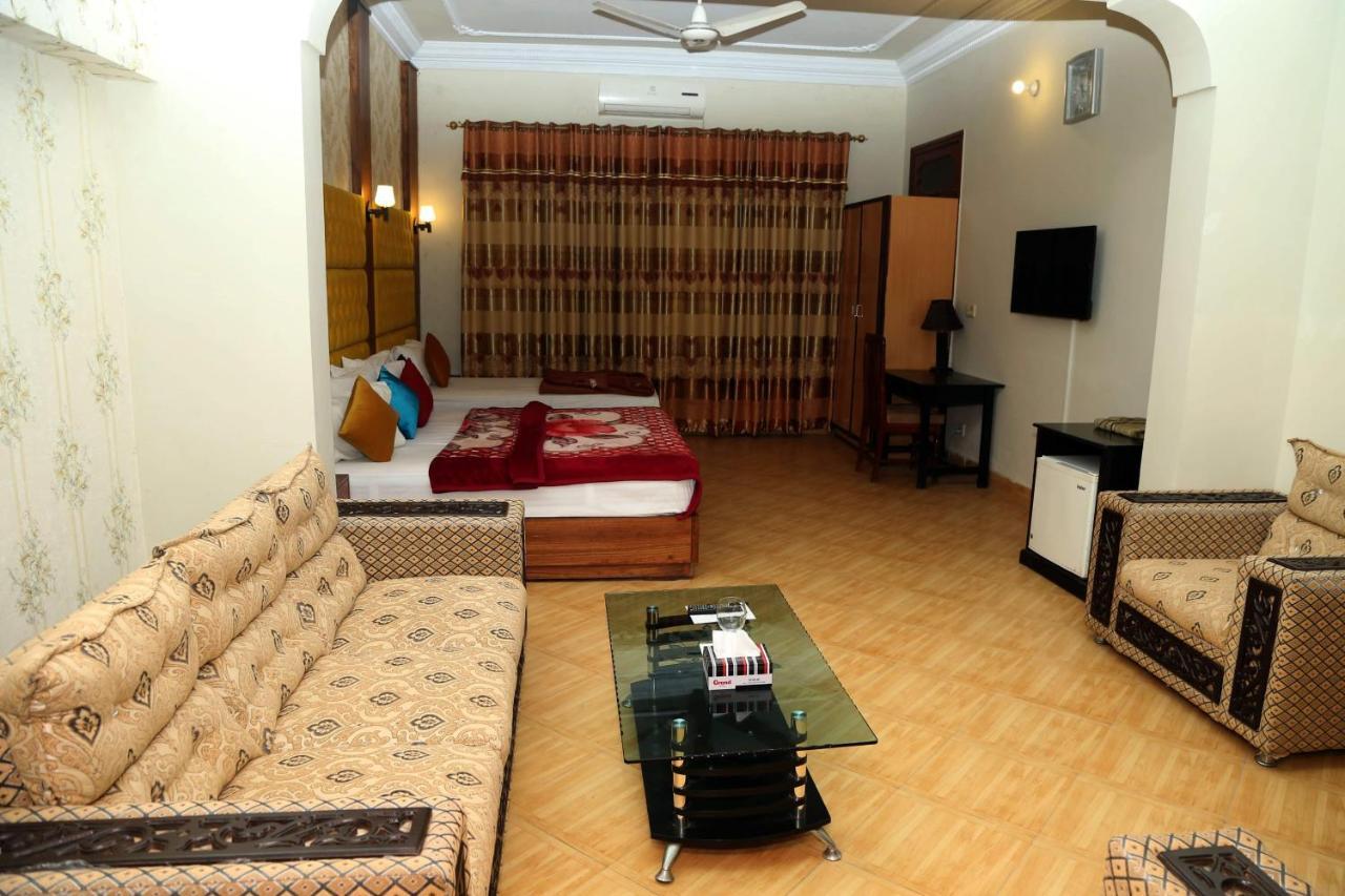 Hotel Serena Palace Multan Exterior foto